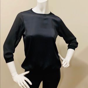 💚 2/$30 - Express - Satin 3/4 sleeve top